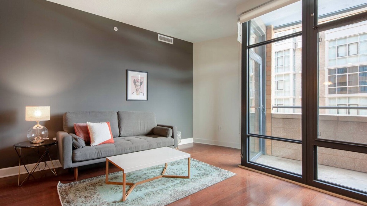 Mount Vernon Triangle Apartment | Sleek Mt. Vernon 1BR w/Gym, W/D, 2 Pools, roomy rooftop, by Blueground