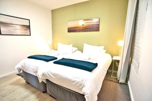 Swakopmund Apartment | Sleek Retro Modern Apartment City Centre