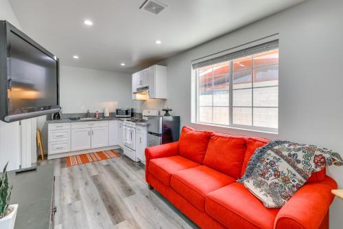San Fernando Apartment | Sleek San Fernando Studio about 14 Mi to Universal