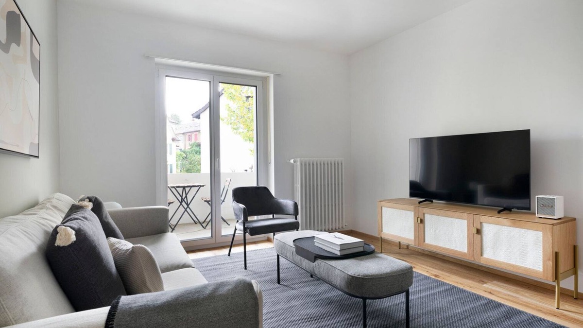 St. Johann Apartment | Sleek St. Johann 3 Room w/Storage & W/D, nr Local Market, by Blueground