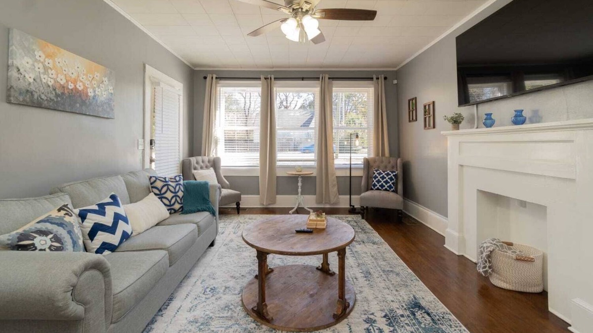 Montgomery Apartment | Sleek & Stylish Apt w/2 King Rooms - 10 Mins to DT!