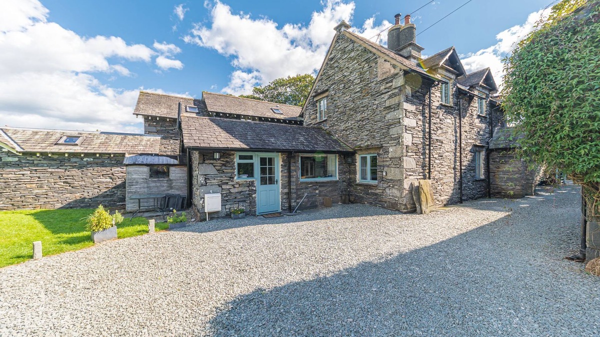 Coniston Cottage | Sleep 6, 3 bedroom Lake District Cottage, close to village, lake and beautiful walks