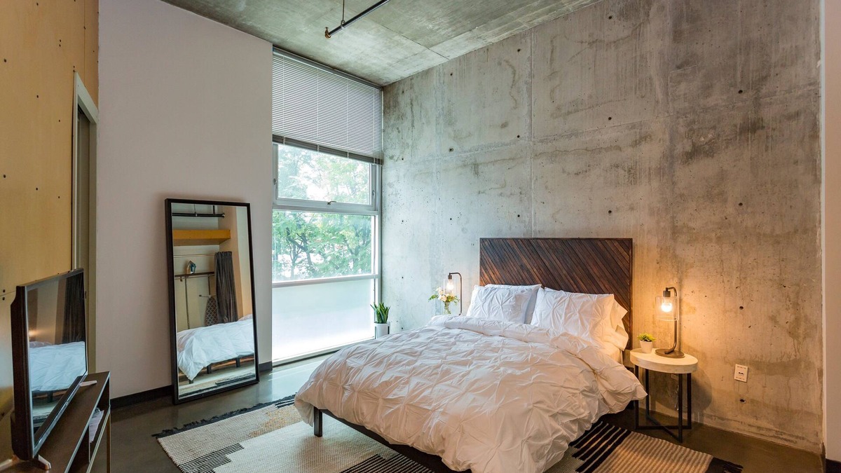 The Gulch Apartment | Sleep 6! Stylish Loft Near Broadway!