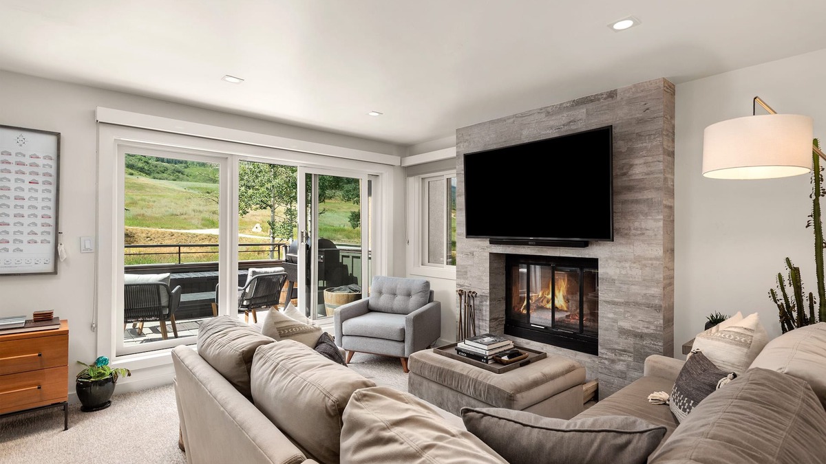 Snowmass Village Condo | Sleep 8 in Mountain Facing, Modern Snowmass Condo on Golf Course