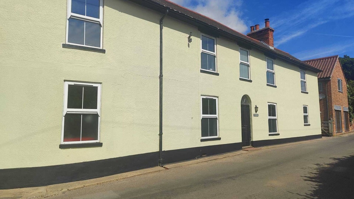 Martlesham Heath House | Sleep 8 unique period property close to the beach with village pub and shop