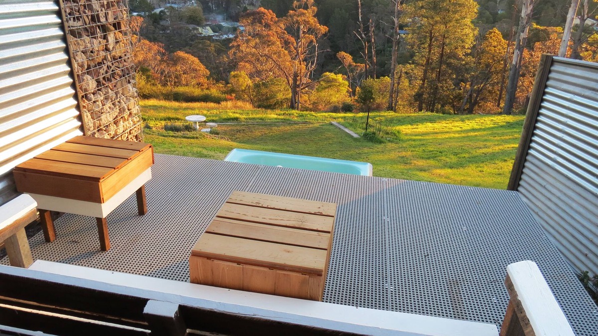 Wentworth Falls Cabin | Sleep in the Clouds! The Haiku Hut.