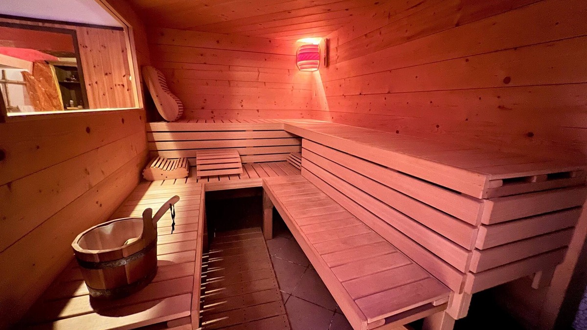 Alessandria House | Sleep in the SPA with water bed, wood-burning sauna, emotional shower and Kneipp