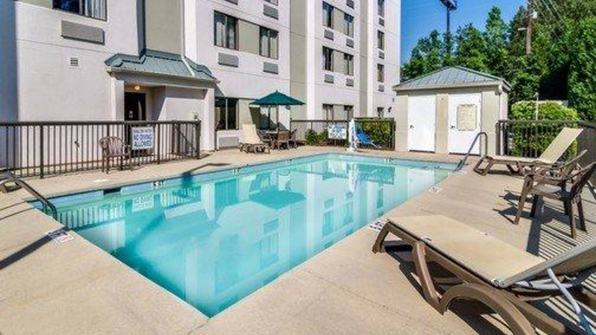 West Columbia Hotel | Sleep Inn Airport