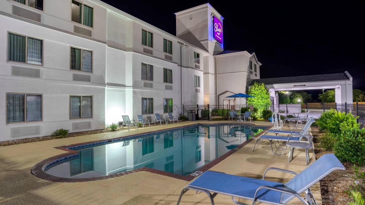 Broadmoor Hotel | Sleep Inn Baton Rouge East I-12