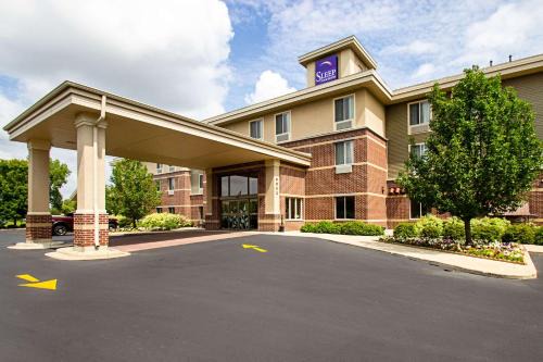 Madison Hotel | Sleep Inn & Suites Madison - Monona