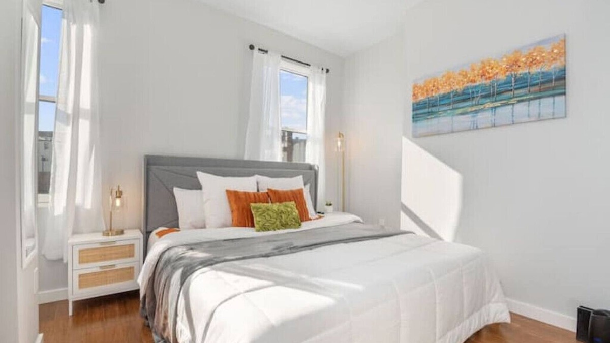 Mount Auburn Apartment | Sleep like a King Downtown Cincy