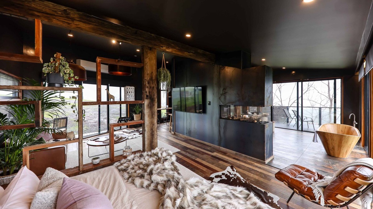 Hepburn Cottage | Sleep on top of the world. One of our very best villas.