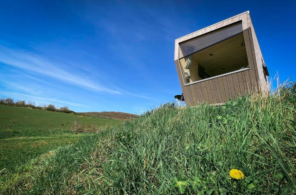 Kuhndorf House | Sleep Space 2 - Green Tiny Spot Dolmar