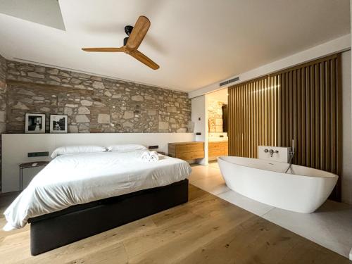 Old Town Apartment | Sleep & Stay - Luxury apt with views-Placa del Vi