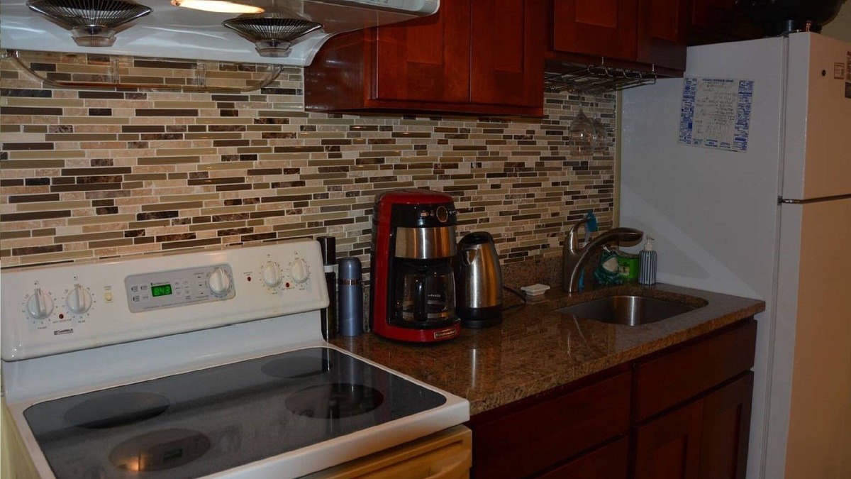 Winchester Apartment | Sleep up to 4 Guest New Apt. 10 mins to Boston Easy to I-93