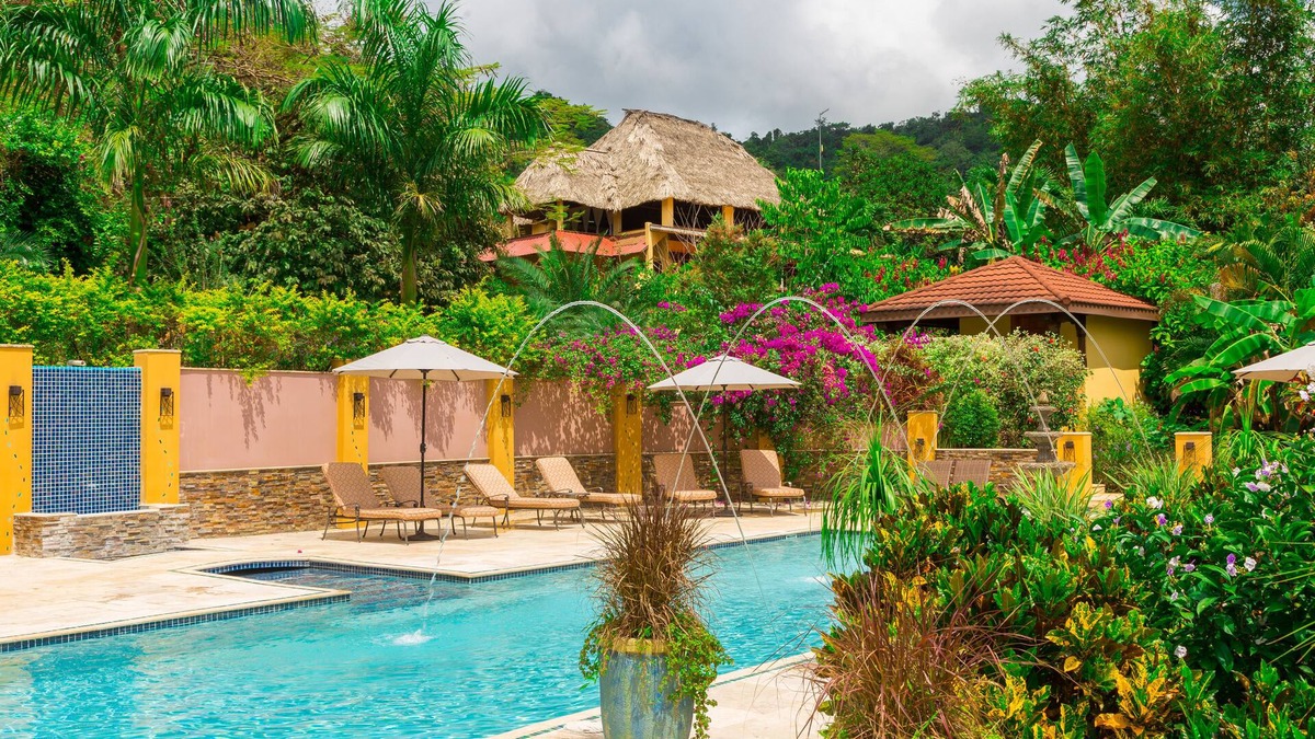 Good Living Camp Resort | Sleeping Giant Rainforest Lodge