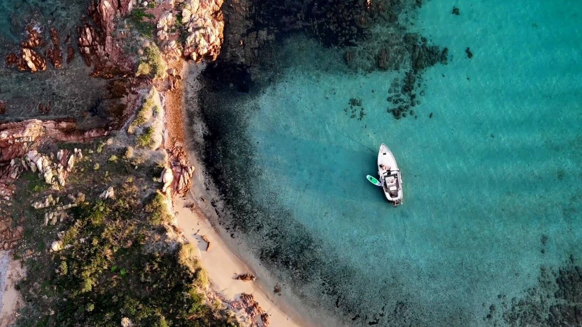 Porto San Paolo Boat Rental | Sleeping on a boat in the bay