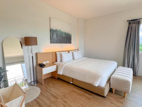 Fang Hotel | Sleeping Tree Hotel