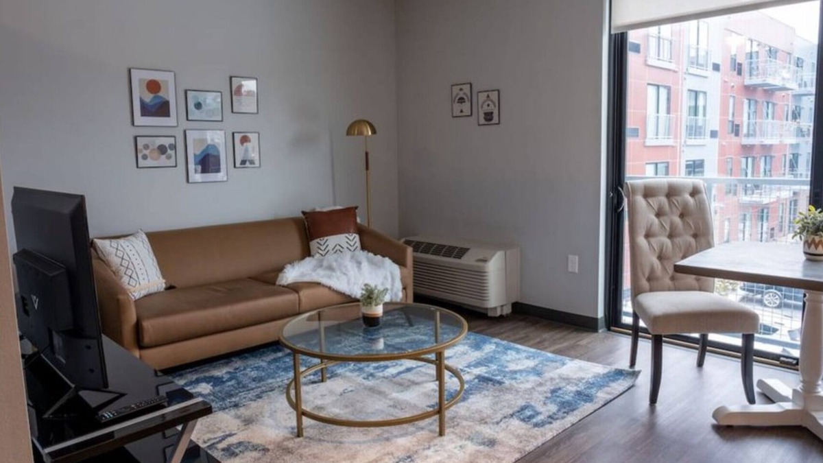 Sherman Hill Apartment | Sleepover: Charming 1BD/1BA - Downtown Des Moinesn