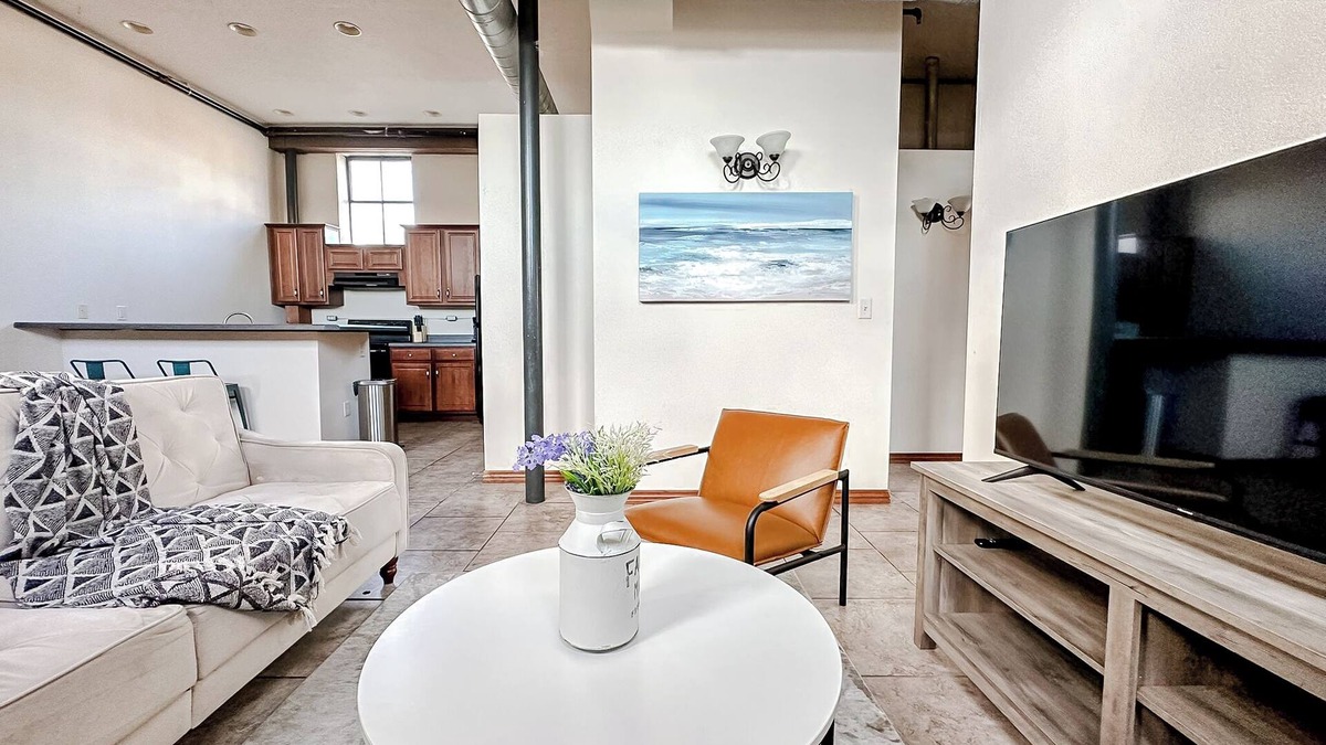 West Central Apartment | Sleepover: Stylish 2BD/1BA Condo- Downtown Springfield