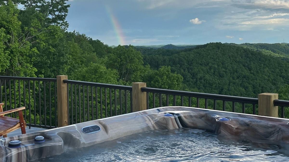 Jackson Cabin | Sleeps 11, an amazing view. See 3 states on a clear day. Pic don’t do it justice