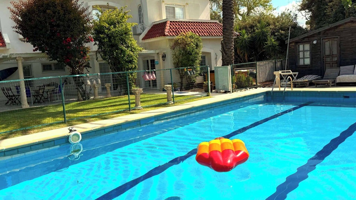 Caesarea Villa | Sleeps 12 Family Villa By The Sea W Jacuzzi & Pool