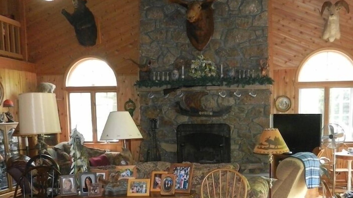Bemus Point Cabin | Sleeps 12! Fireplace/Pet Friendly/Pond for swimming! Very Private on 40 acres!
