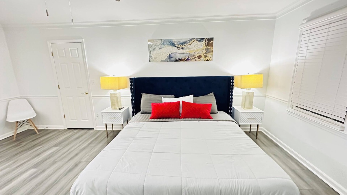 Gainesville House | 🏡 SLEEPS 12. Newly Reno House with 4 bedrooms