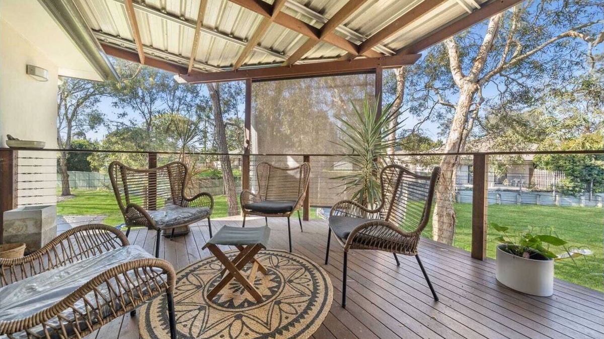Beenleigh House | Sleeps 14, 4 bathrooms, 2 Kitchens ,Central to Brisbane Gold C Theme parks Views