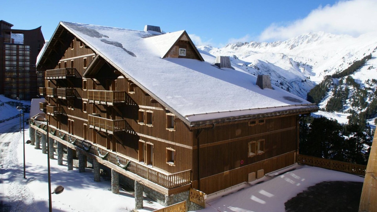 Arc-2000 Cottage | Sleeps 14 guests in 7 bedrooms