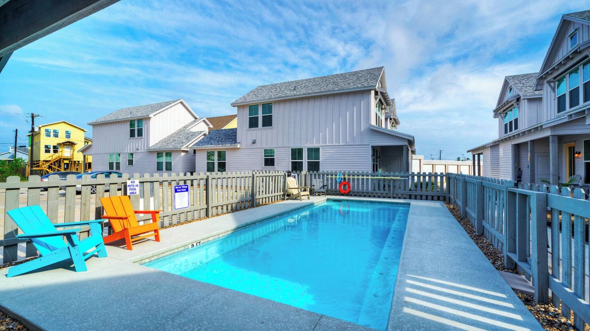 Old Town House | Sleeps 19 | 2 Homes in Old Town, Pool, Newly Built | Walk to Eats, Music, & More