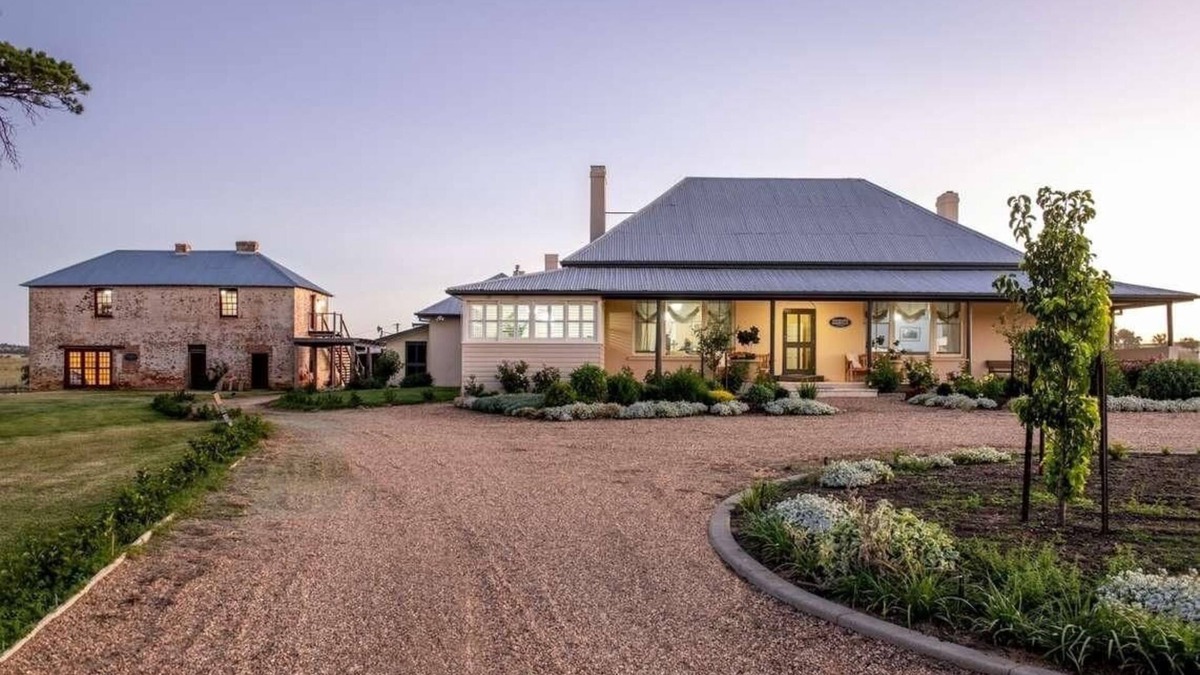 Brewongle Other | Sleeps 30 historical accommodation, small events,Country escape 2.5 hr to Sydney