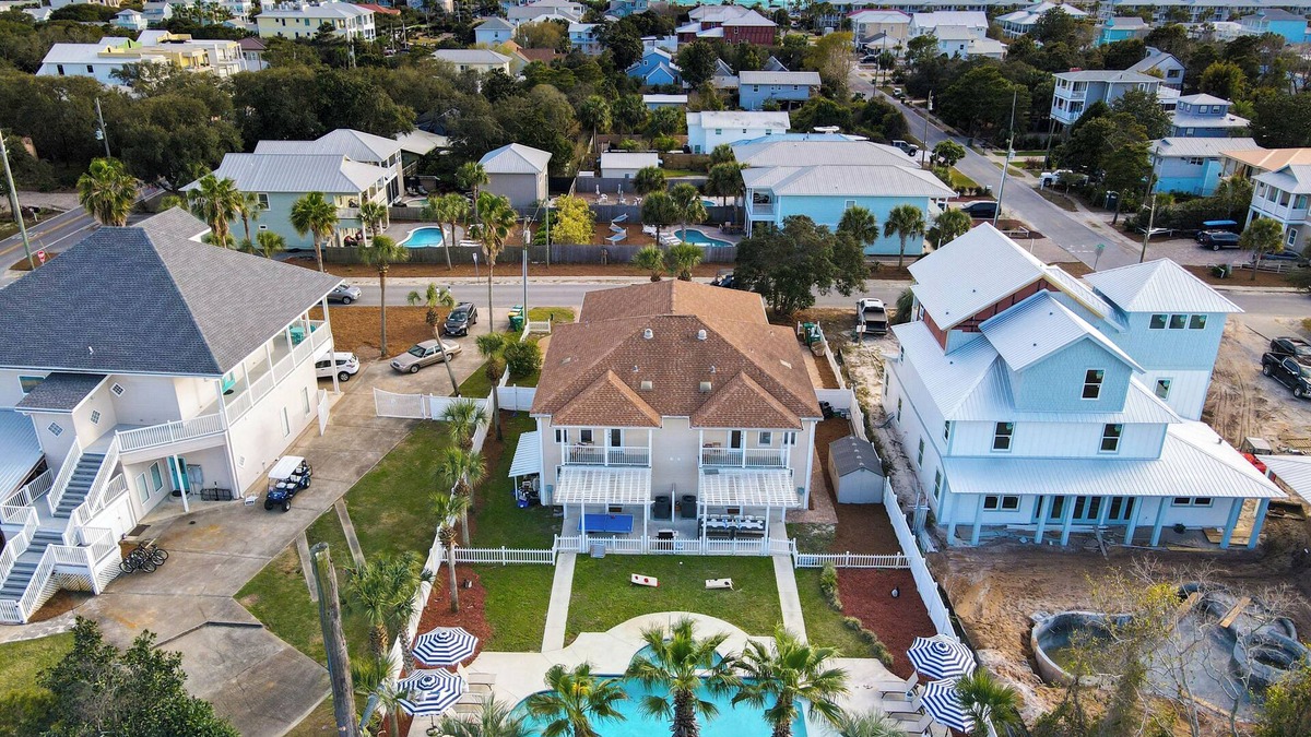 Crystal Beach House | Sleeps 36 | 2 Homes, Walk to Beach, Priv Pool + Hot Tub | Tidal Wave & Seacrest