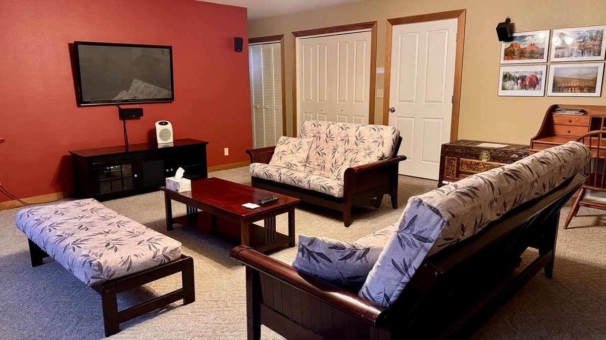 Glencoe House | Sleeps 4 - Near Plymouth Wineries, Jackson Casino, Sutter Creek, Kirkwood Skiing