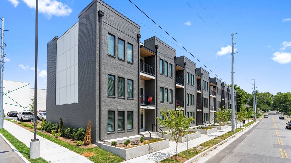 Eastwood House | * SLEEPS 48* Keep the Secret - *4 Units * 16BR* 16BA * Amazing New townhomes*
