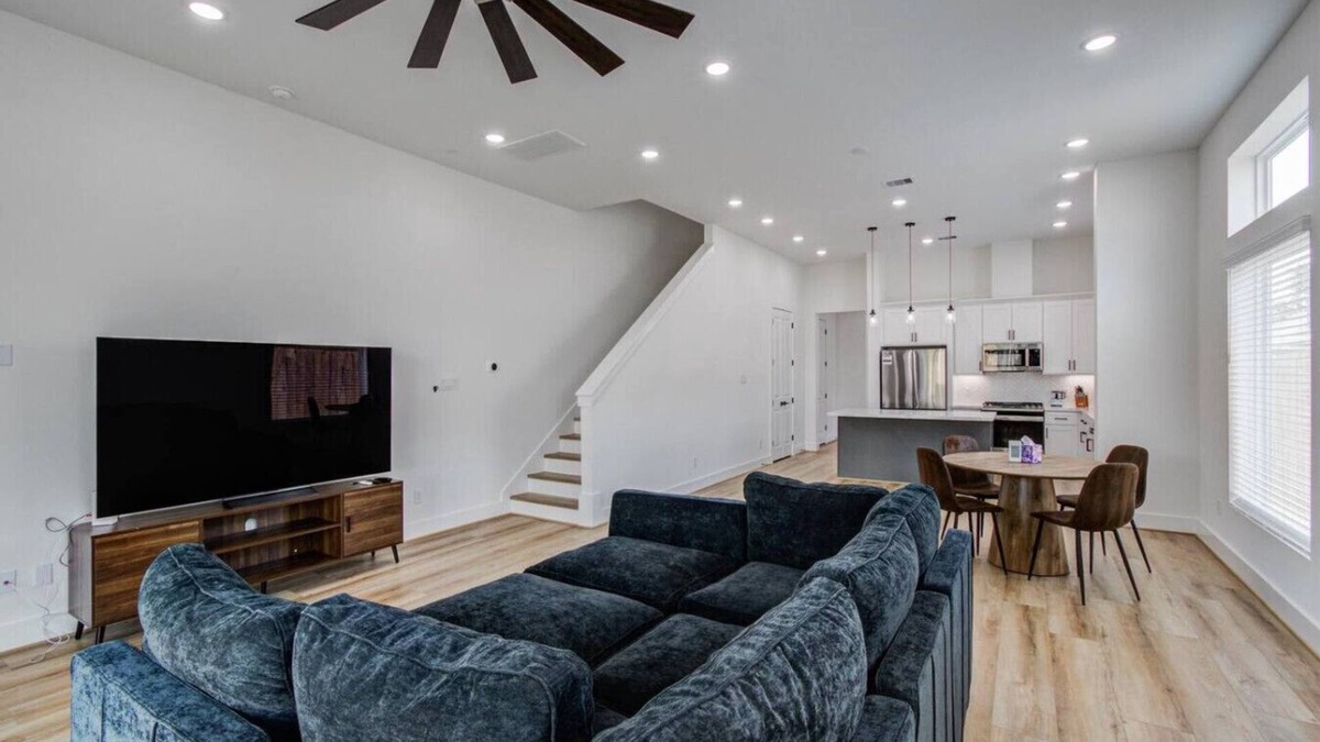 OST - South Union House | Sleeps 5 | 5 Min to Med Center| 10 Min to Downtown