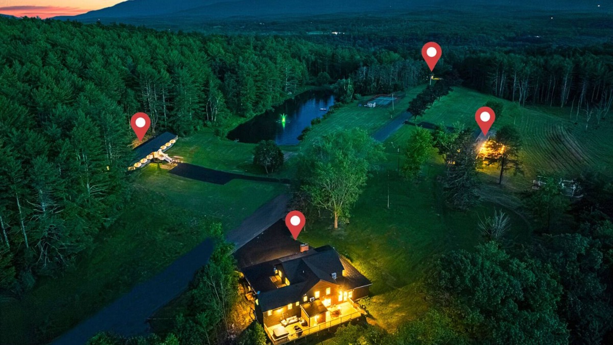 Freehold House | Sleeps 52 - Pond, Tennis Court, Hot Tubs, Sauna