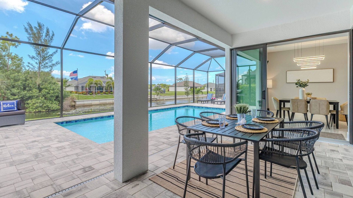 Trafalgar House | Sleeps 6, Heated pool, Outdoor lounge - Stars Vacation Rentals -