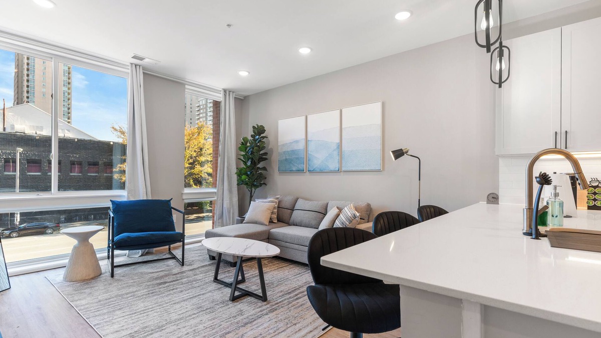 Northern Liberties Apartment | Sleeps 6 - Pier Views - Near Fishtown & Old City!