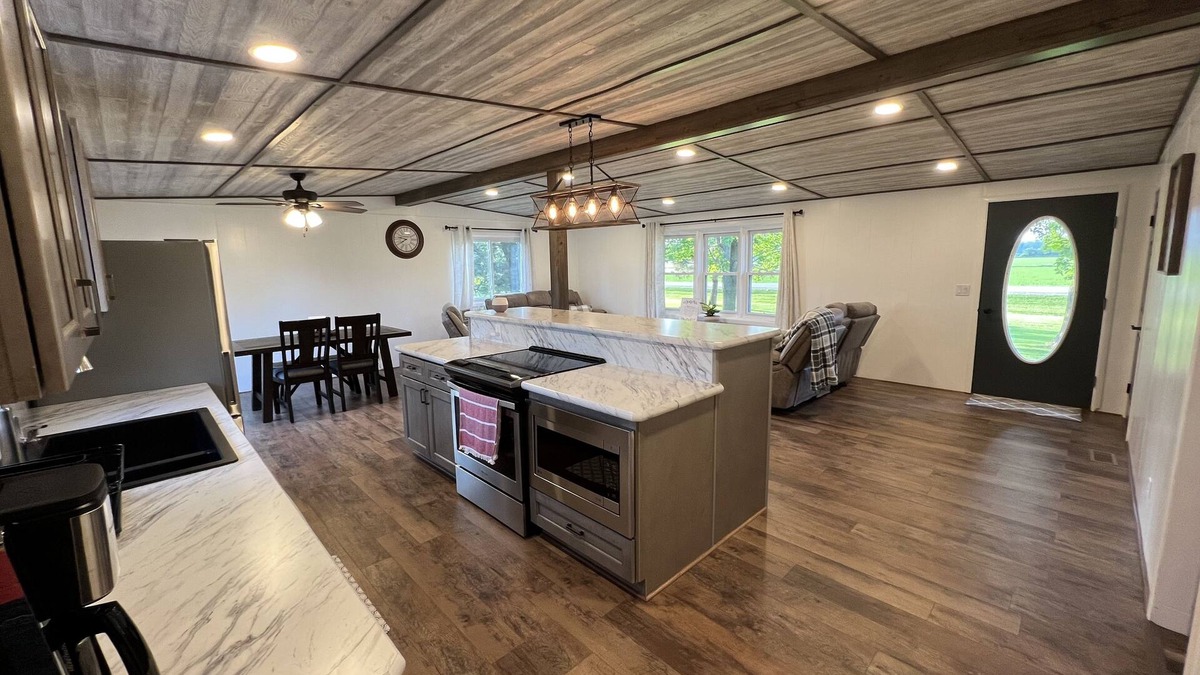 Argyle House | Sleeps 7. 3 bedrooms. 1 bath. Wheelchair accessible. Family friendly.
