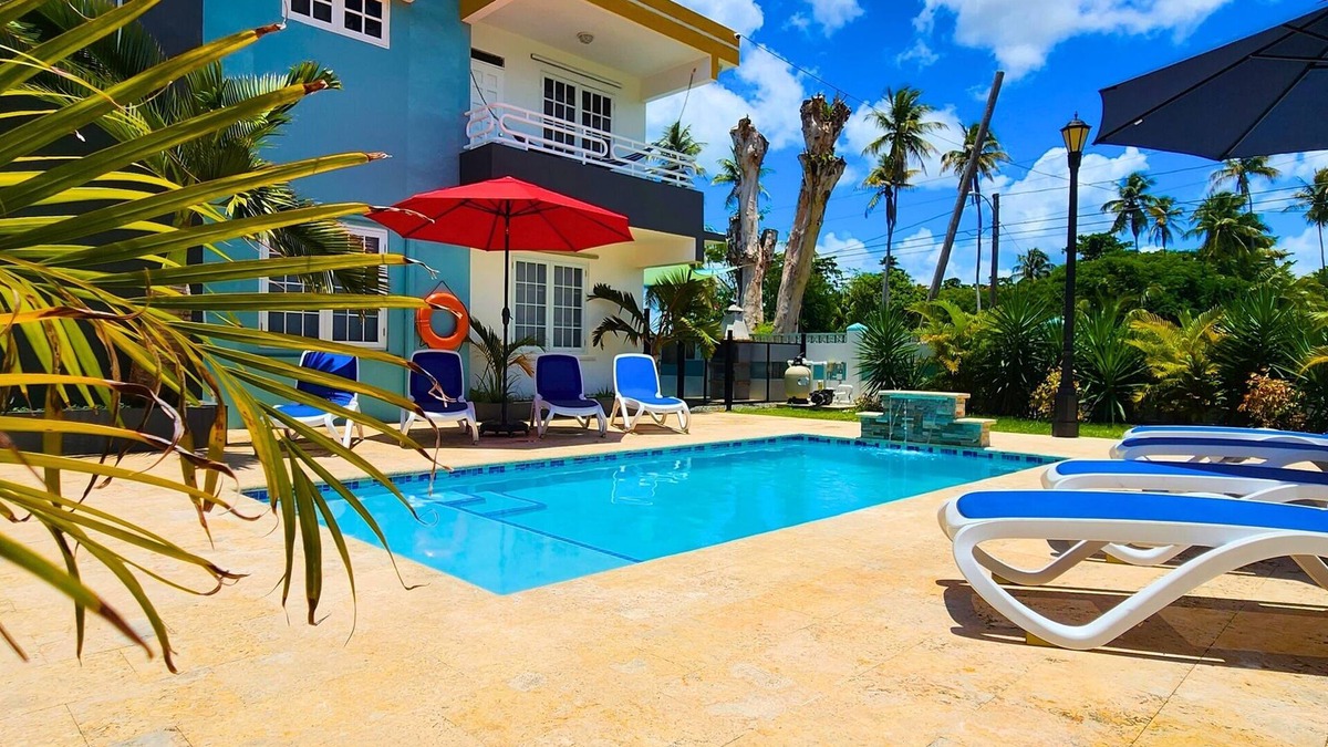 Carrizal Apartment | Sleeps 7 | Pool | 3 bedroom | Queen beds | Parking