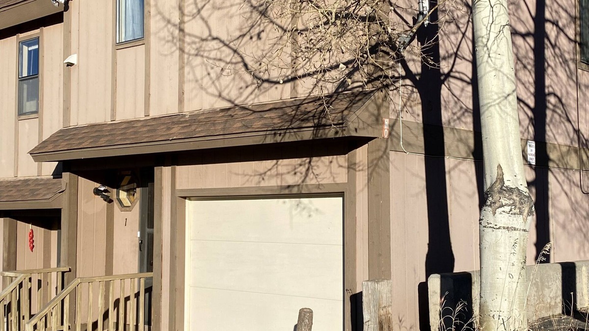 Angel Fire Condo | Sleeps 8! 2 Bedrooms/2 Full Baths, GARAGE & FULLY REMODELED! Close to the hill.