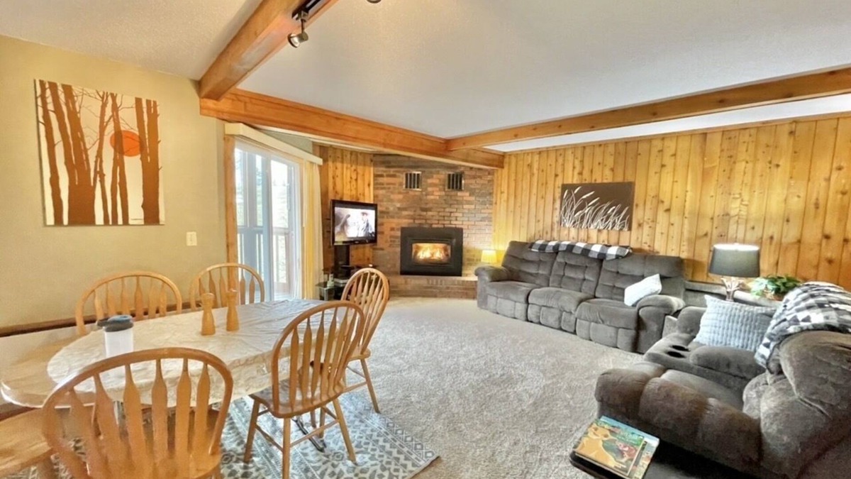 Hill City House | Sleeps 8. 3 Bedroom 2 Bath Better than any motel.