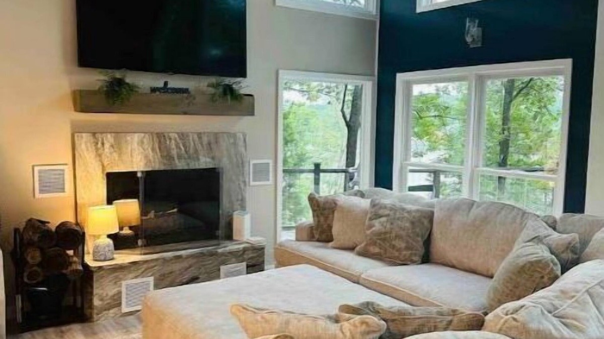 Marion House | Sleeps 8, Amazing Water views, sunsets, boat dock with swim pad and kayaks,