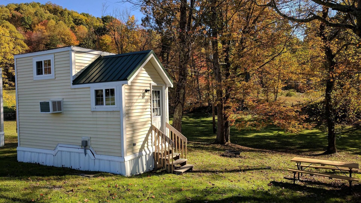 Lansing Hotel | Sleeps up to 2, electric, water, kitchenette, full bathroom, air conditioned/heated