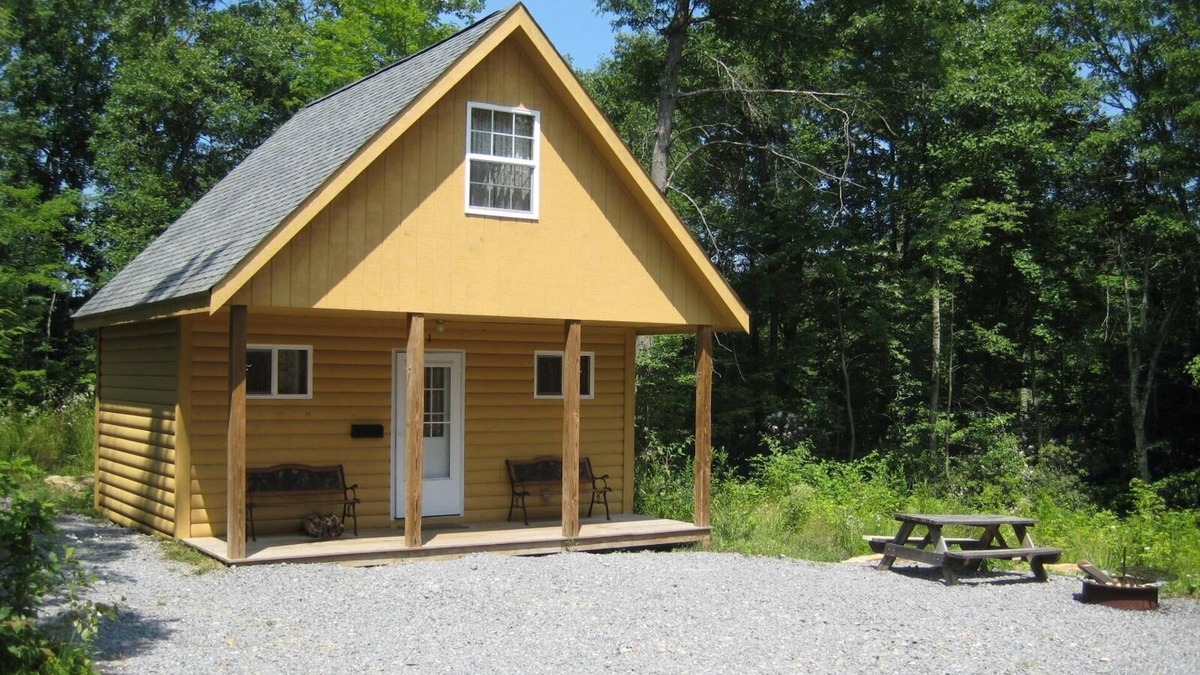 Hico Hotel | Sleeps up to 8, kitchenette, full bathroom, air conditioned/heated, free WiFi