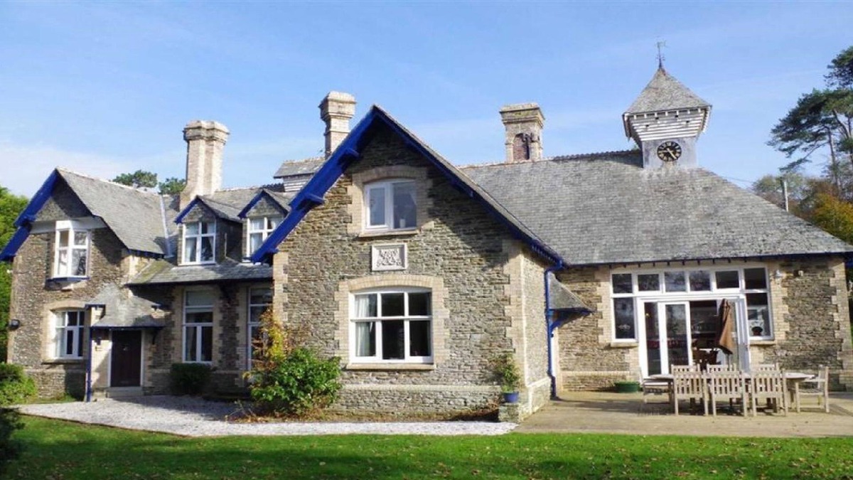Newton Ferrers House | Sleeps upto 16 people, Pet Friendly.