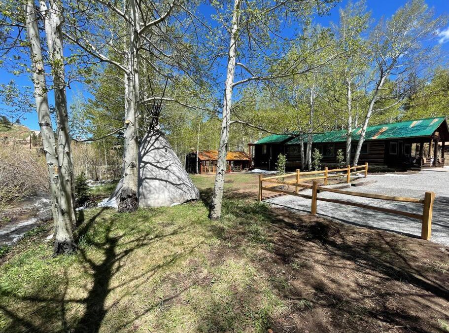 Allenspark House | Sleepy Hollow in Ferncliff - Hot Tub