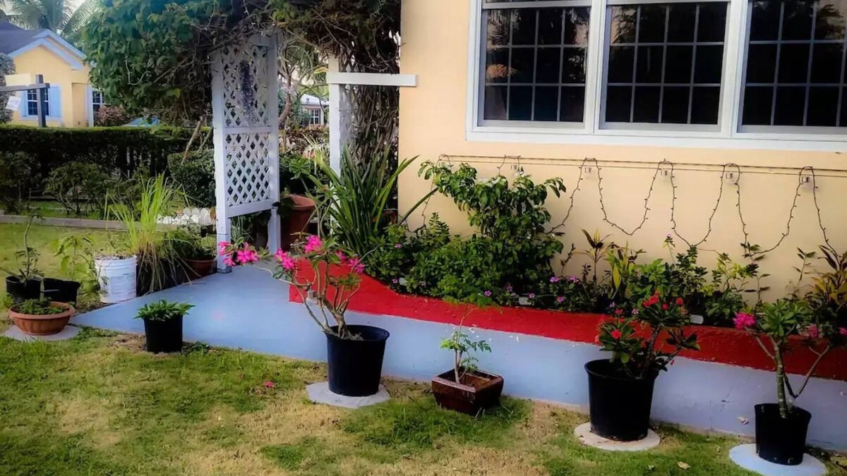Patricks Island House | Slice of Paradise- 2 mins from Spotts Beach!