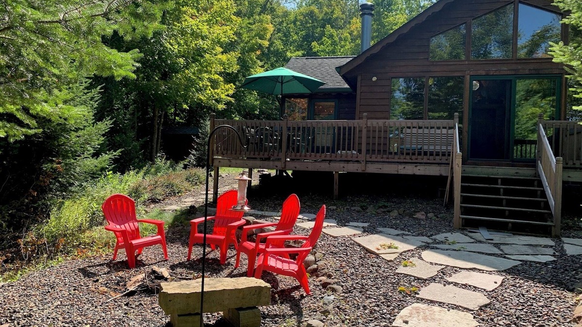 Birchwood Cabin | Slice of Paradise on Slim Lake - Cozy and Peaceful 2 Bedroom Cabin